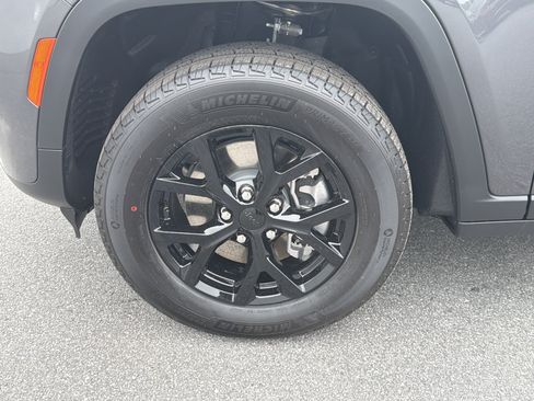 New 2026 Jeep Grand Cherokee L 2WD image 13