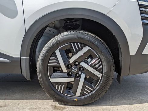 New 2026 Nissan Kicks SV w/ SV Premium Package FWD image 12