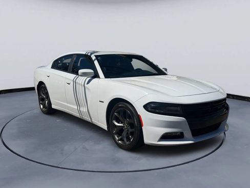 Used 2016 Dodge Charger R/T w/ Plus Group RWD image 2