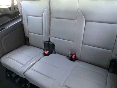 Used 2023 GMC Yukon XL SLT image 36