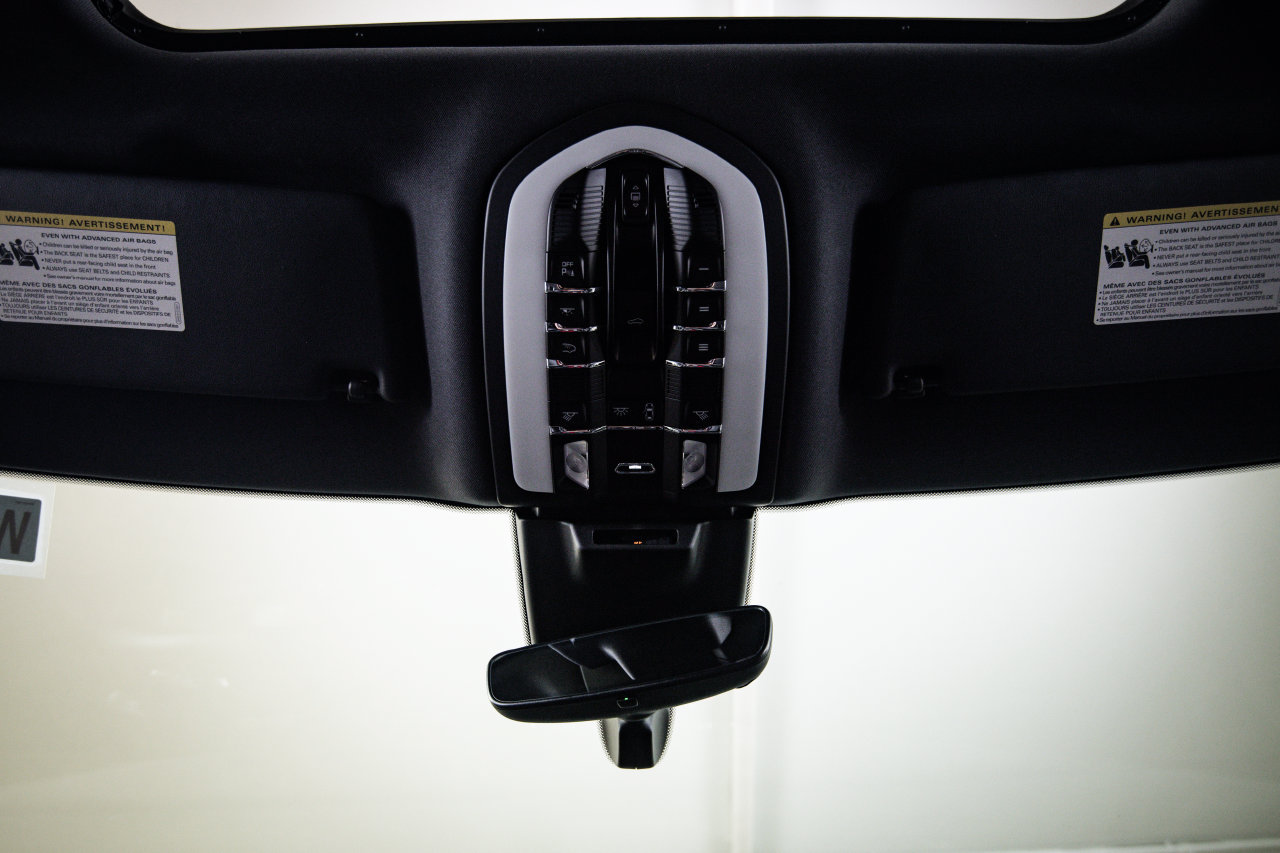 Certified 2026 Porsche Macan AWD/4WD image 20