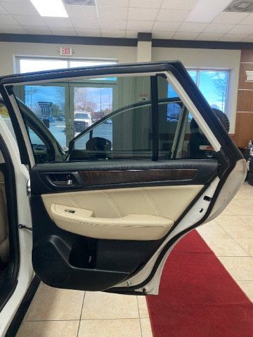 Used 2019 Subaru Outback 2.5i Limited AWD/4WD image 11