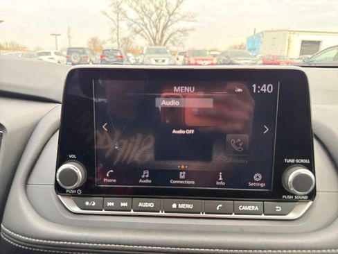 Used 2025 Nissan Rogue SV image 20