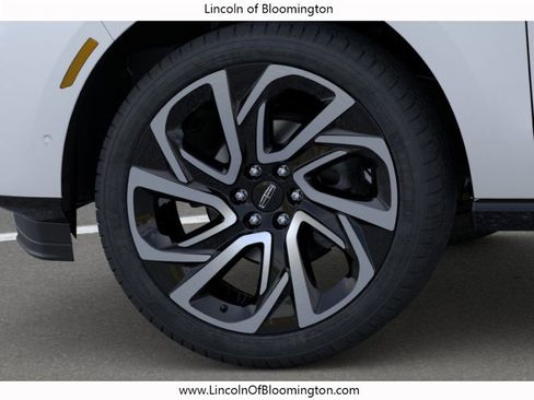 New 2026 Lincoln Navigator L Reserve AWD/4WD image 20