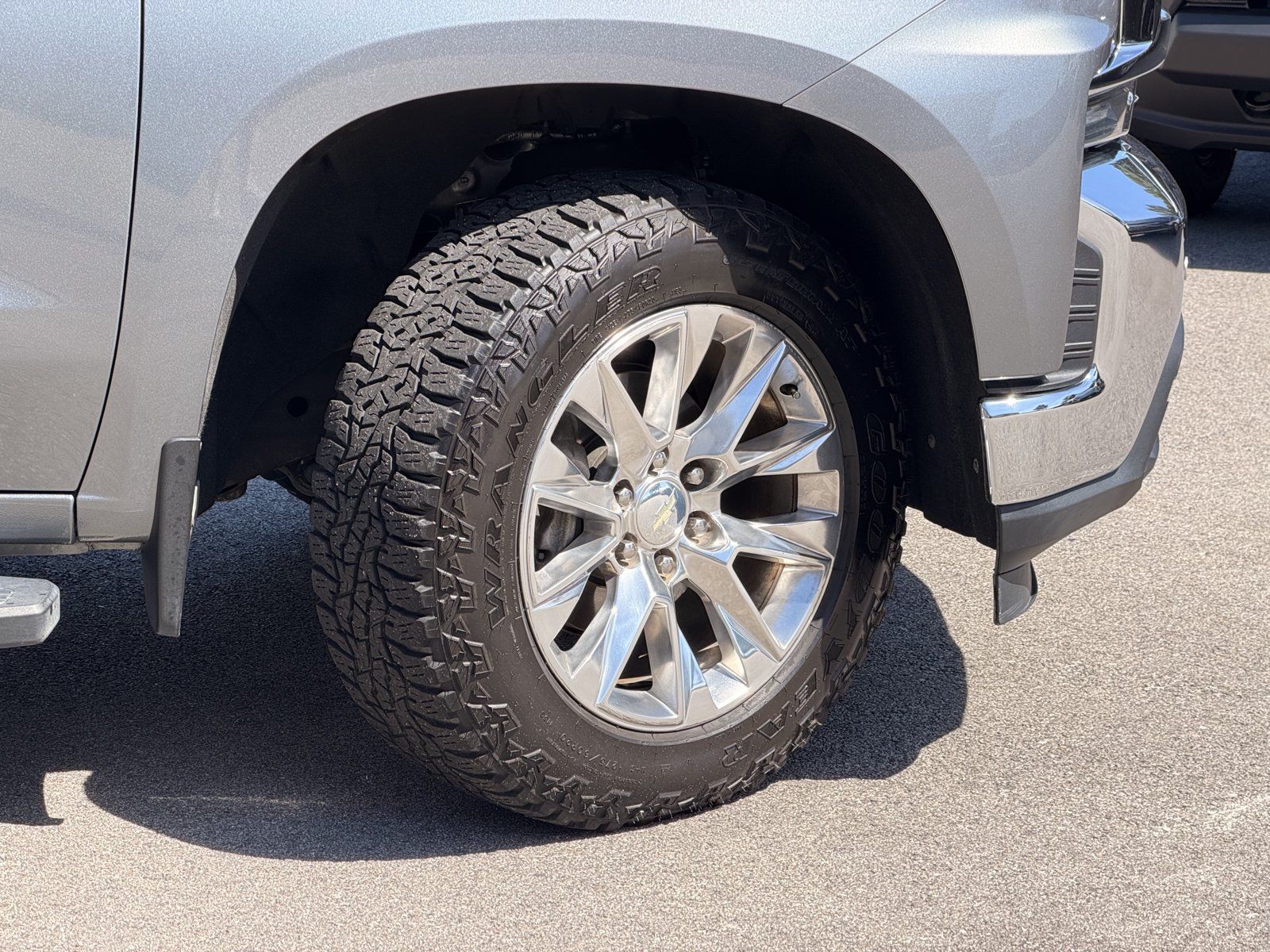 Used 2019 Chevrolet Silverado 1500 LTZ w/ LTZ Plus Package AWD/4WD image 5