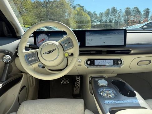 Used 2023 Genesis GV60 Performance image 4