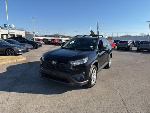 Used 2019 Toyota RAV4 XLE image 3