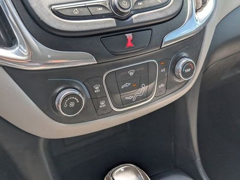 Used 2020 Chevrolet Equinox LS image 19