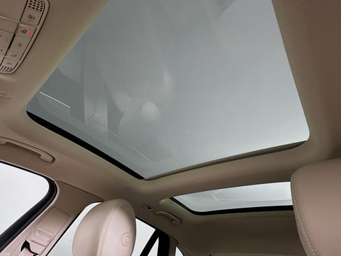 Used 2022 Mercedes-Benz GLC 300 GLC 300 w/ Premium Package Lite image 26