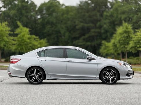 Used 2016 Honda Accord Sport image 12