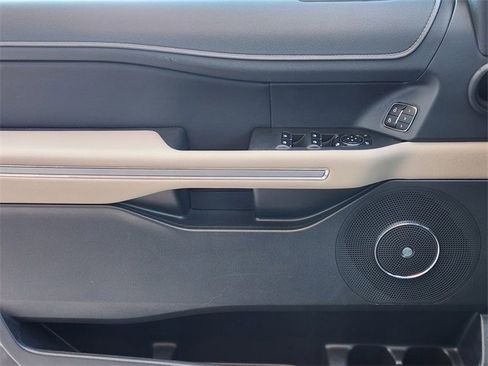 Used 2024 Ford Expedition Max Limited image 21