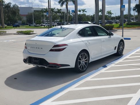 Used 2025 Genesis G70 2.5T image 11