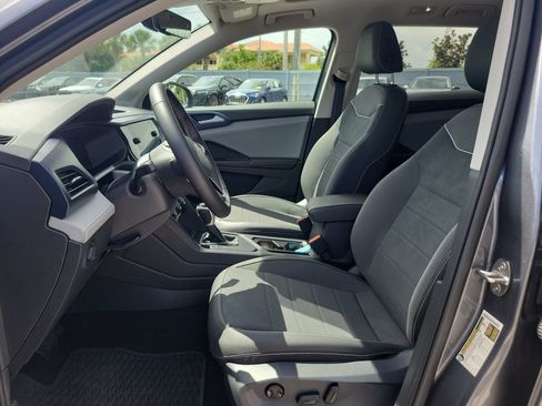 Certified 2024 Volkswagen Taos SE w/ Panoramic Sunroof Package FWD image 21