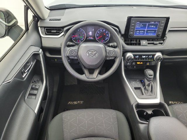 Used 2019 Toyota RAV4 XLE FWD image 18