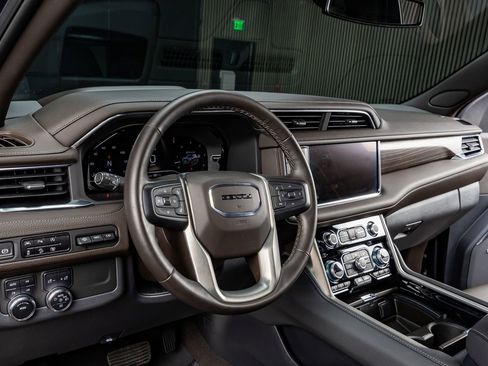 Used 2023 GMC Yukon Denali image 16