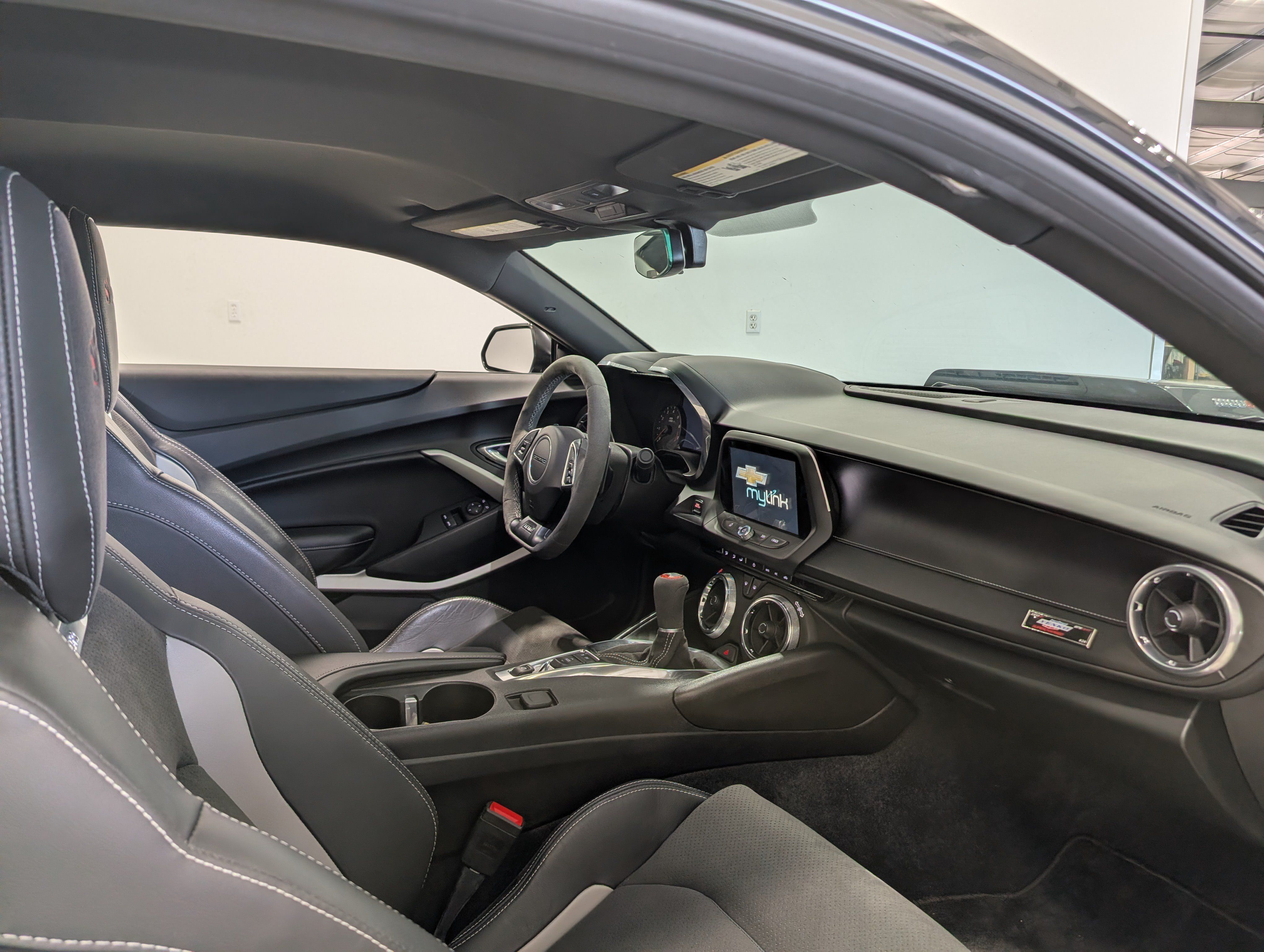 Used 2018 Chevrolet Camaro SS RWD image 16