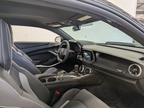 Used 2018 Chevrolet Camaro SS RWD image 16