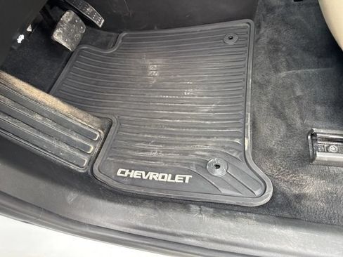 Used 2022 Chevrolet Traverse LT FWD image 17