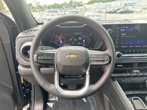 New 2025 Chevrolet Colorado LT image 16