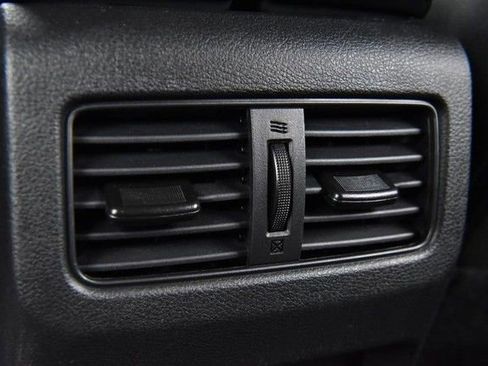 Certified 2025 Nissan Rogue SV image 22