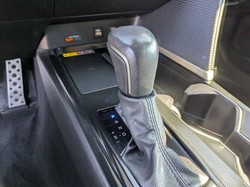 Used 2025 Toyota Camry SE FWD image 11
