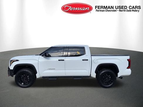 Used 2022 Toyota Tundra SR5 w/ SR5 Convenience Package AWD/4WD image 11