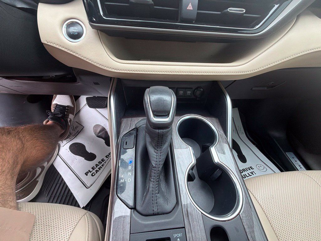 Used 2020 Toyota Highlander Limited AWD/4WD image 21
