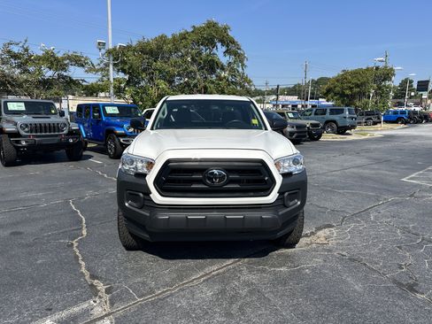 Used 2023 Toyota Tacoma SR RWD image 4