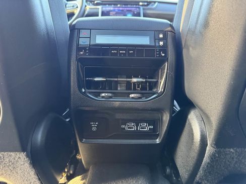 Used 2023 Jeep Grand Cherokee L Overland image 44