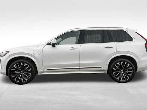 New 2026 Volvo XC90 T8 Ultra w/ Protection Package Premier image 8