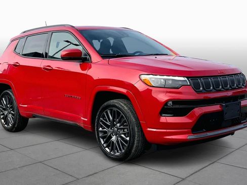 Used 2022 Jeep Compass Limited w/ (RED) Package image 2