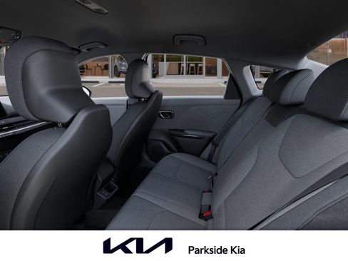 New 2025 Kia K4 LXS image 18