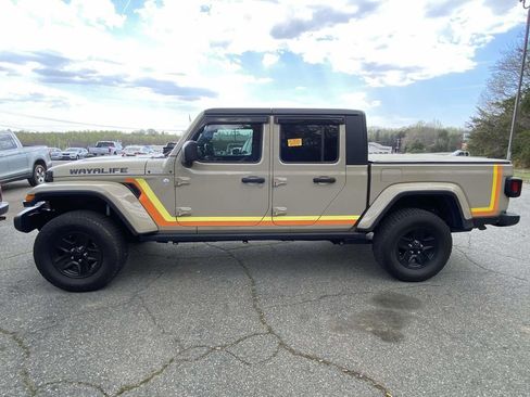 Used 2020 Jeep Gladiator Sport w/ Quick Order Package 24S image 2