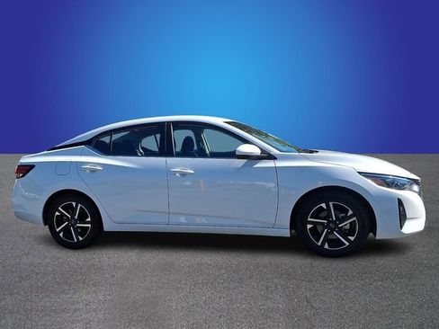 Used 2024 Nissan Sentra SV FWD image 3