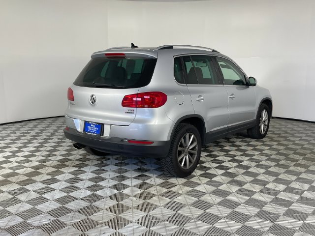 Used 2017 Volkswagen Tiguan Wolfsburg Edition AWD/4WD image 17