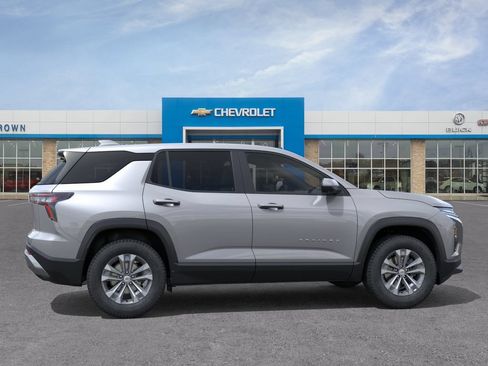 New 2026 Chevrolet Equinox LT w/ Convenience Package II FWD image 5