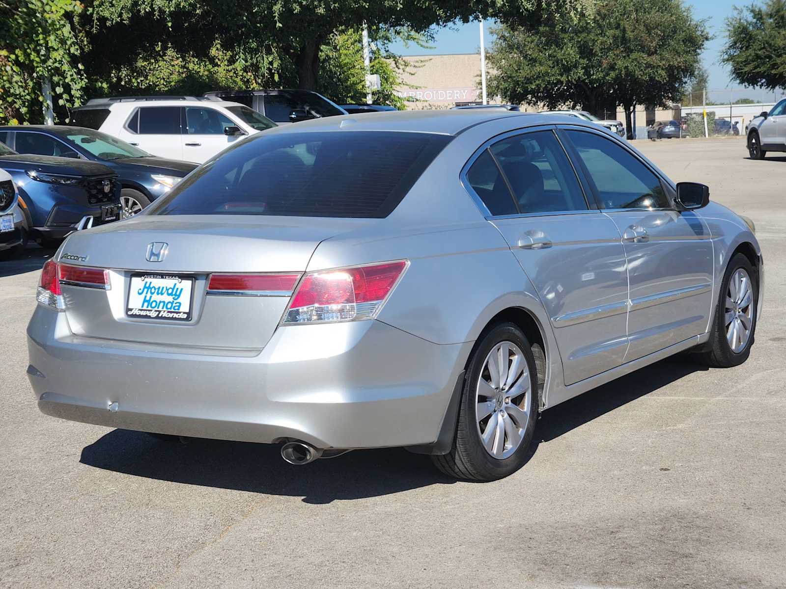Used 2011 Honda Accord EX-L image 5
