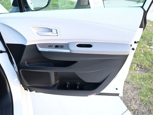 Used 2025 Toyota Sienna LE image 43
