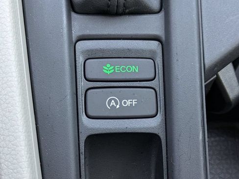 Certified 2025 Honda Accord SE image 32