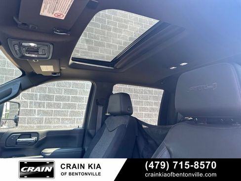 Used 2021 GMC Sierra 2500 AT4 w/ AT4 Premium Plus Package AWD/4WD image 4