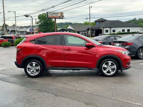 Used 2016 Honda HR-V EX image 7