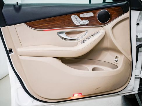 Certified 2022 Mercedes-Benz GLC 300 4MATIC image 19