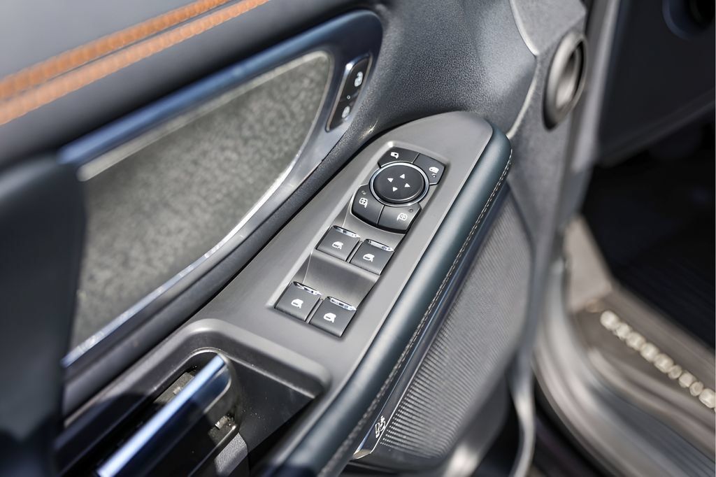 Used 2025 Ford Expedition Tremor AWD/4WD image 23