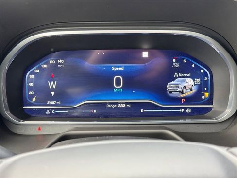 Used 2023 Chevrolet Suburban Premier image 23