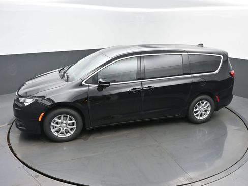 New 2026 Chrysler Voyager LX image 39