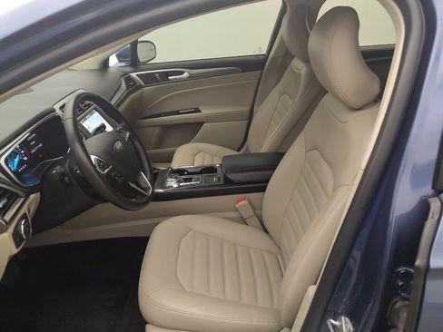 Used 2018 Ford Fusion SE w/ Fusion SE Technology Package FWD image 17