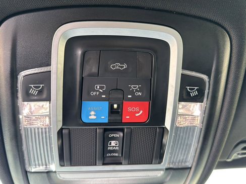 Used 2025 RAM 1500 Big Horn AWD/4WD image 17