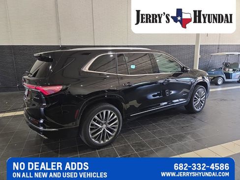Used 2025 Buick Enclave Avenir w/ Super Cruise Package FWD image 5