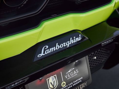 Used 2025 Lamborghini Revuelto image 14