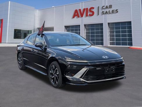 Used 2025 Hyundai Sonata SEL FWD image 3